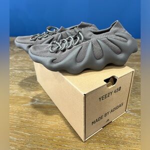 Adidas Yeezy 450 Cinder Kids. US 2Y - Uk 1 1/2 - G33 1/2 GX9665 Originals